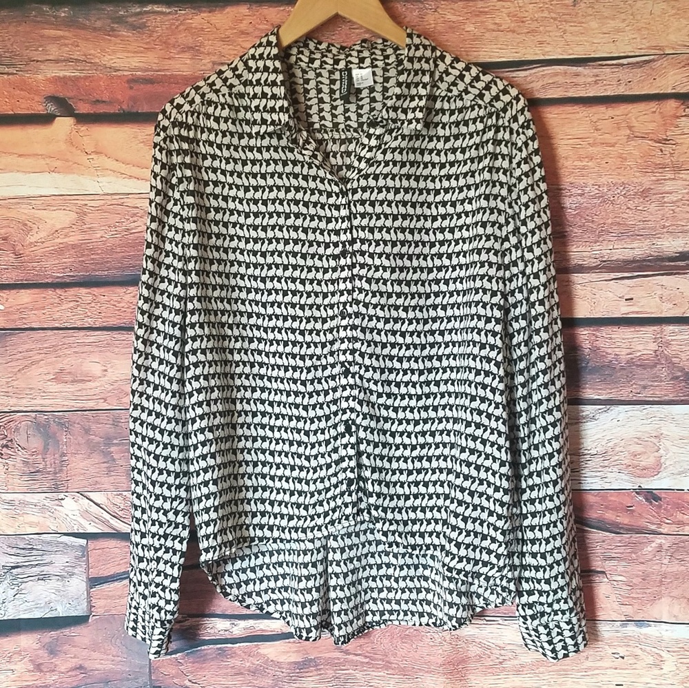 Divided by H&M- Bunny Rabbit Print Shirt